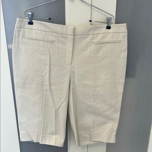 NWT $59 Chico's Beige Women's Chino Bermudas Shorts The Ultimate Fit